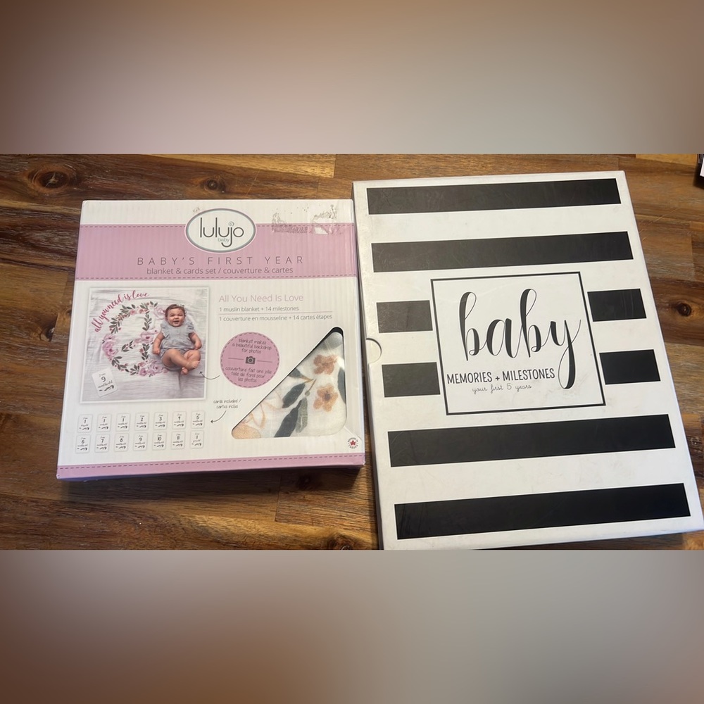 Monthly marker and baby book